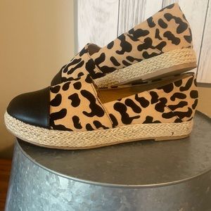 Black/animal print slip on shoes